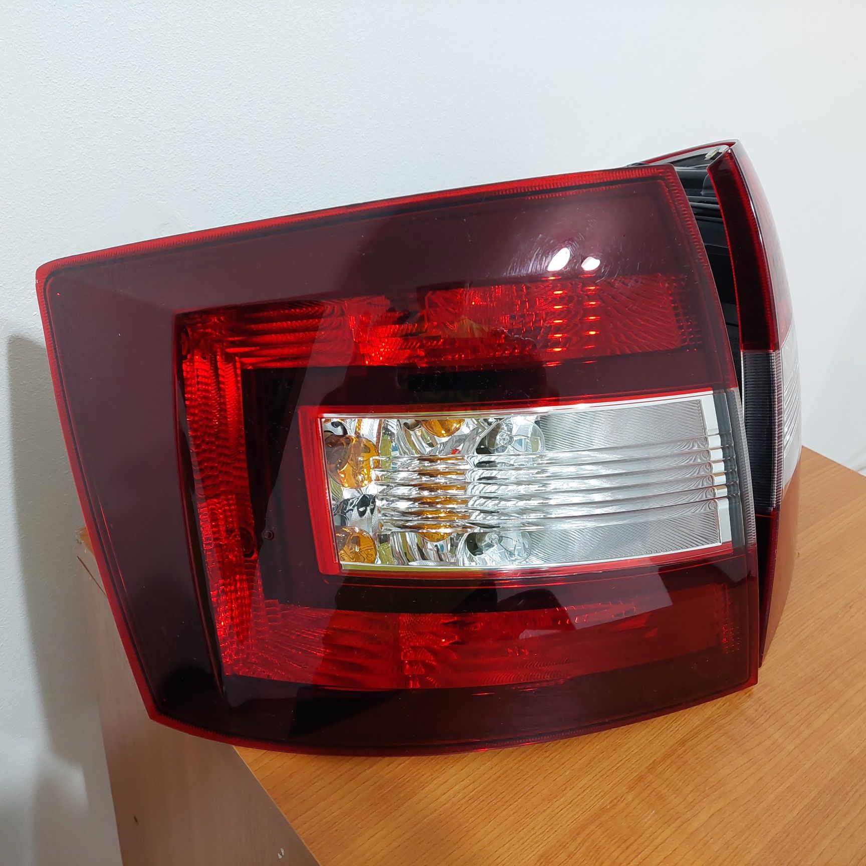 Lampa stop spate stanga pentru Skoda Octavia III (becuri) 1,0-2,0D 11.