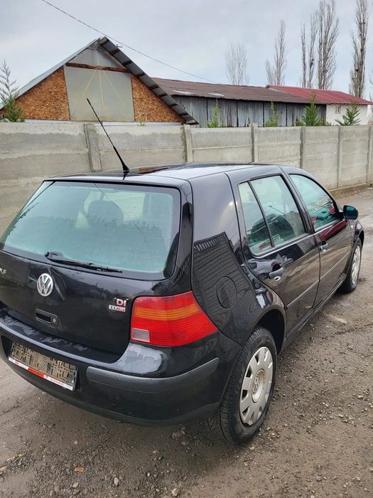 Dezmembrez Volkswagen Golf 4 1.9 ALH Capota fata/Aripa fata/faruri/trager/radiatoare
