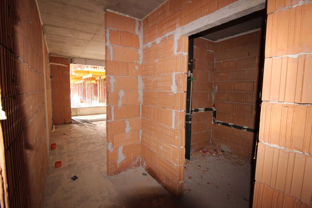 Продава се Едностаен апартамент в Пловдив, Тракия - 43 кв.м за 989 €/кв.м - Снимка #2