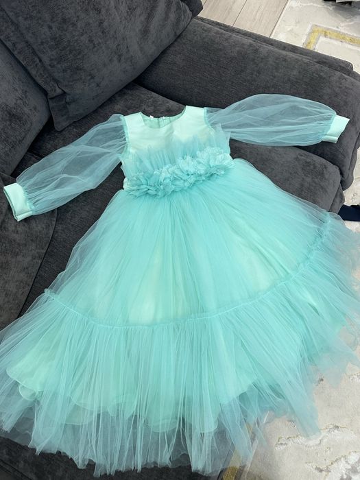 Пышное платье размер на 6-7-8 лет