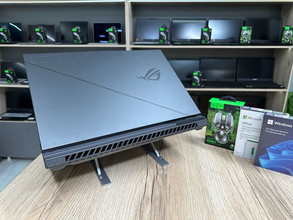 Игровой ноутбук ASUS ROG STRIX G18 /Core i9-14900HX/32GB/2TB/RTX4080