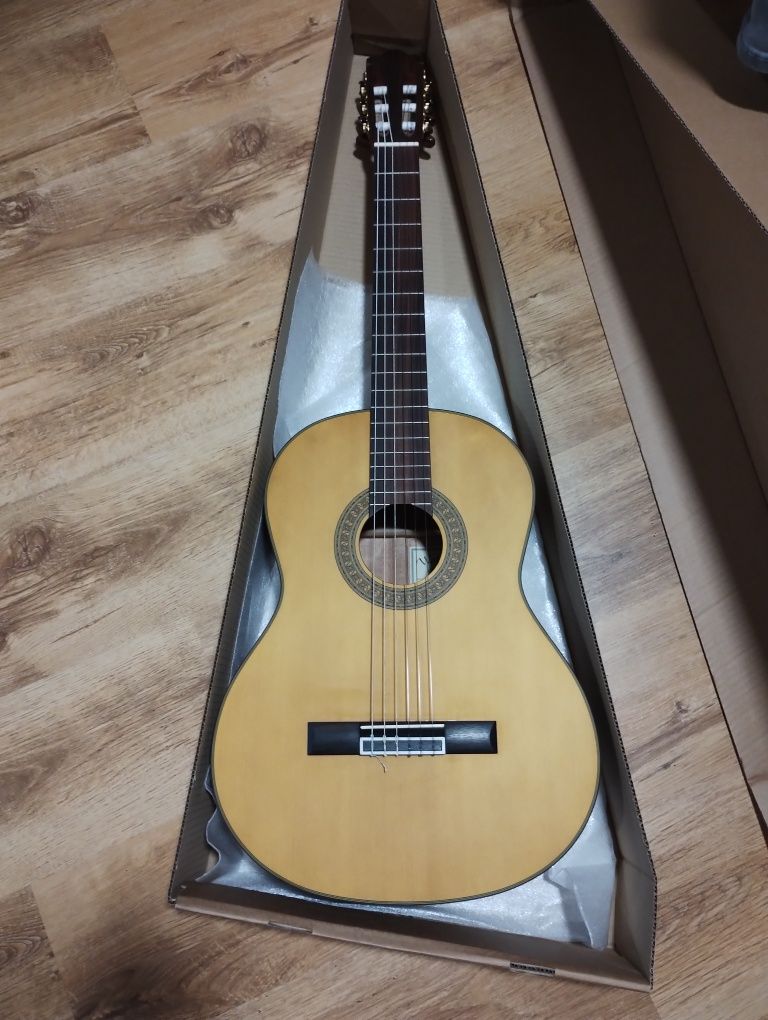 Класическа китара "Walden Natura N740"-нова.И "Kremona S65C"-нова