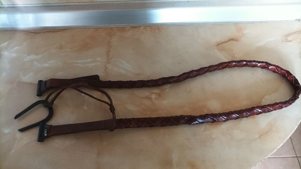 Продавам дамско кожено коланче