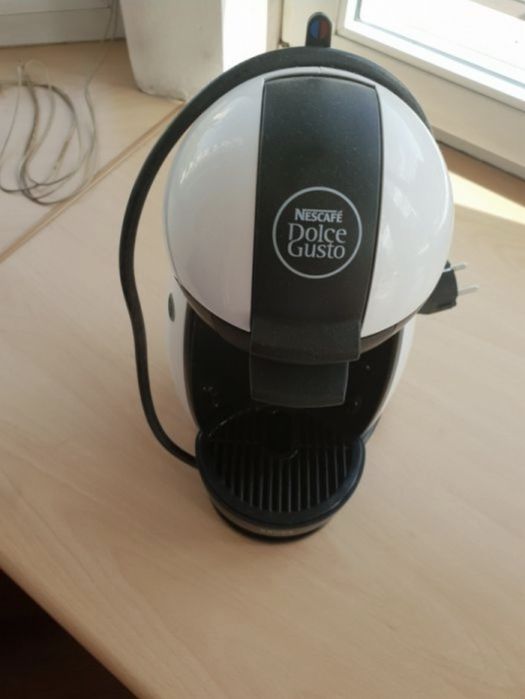 Nescafe Dolce Gusto кофемашина