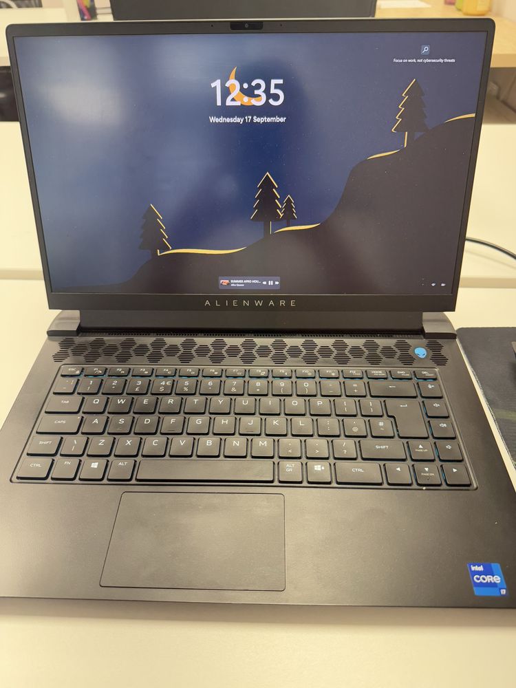 Alienware M15 R6 - 16 RAM, 3070-8GB, 1TB SSD, i7 11800, 165 Hz
