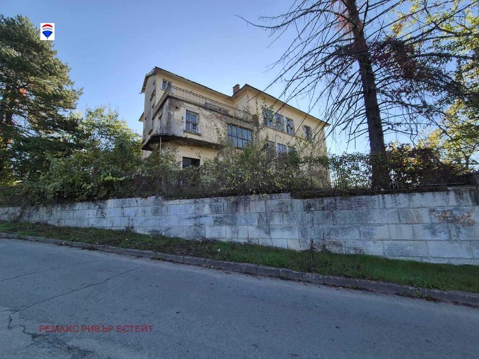 Продава се Къща в с. Николово, Област Русе - 939 кв.м за 171 €/кв.м - Снимка #1