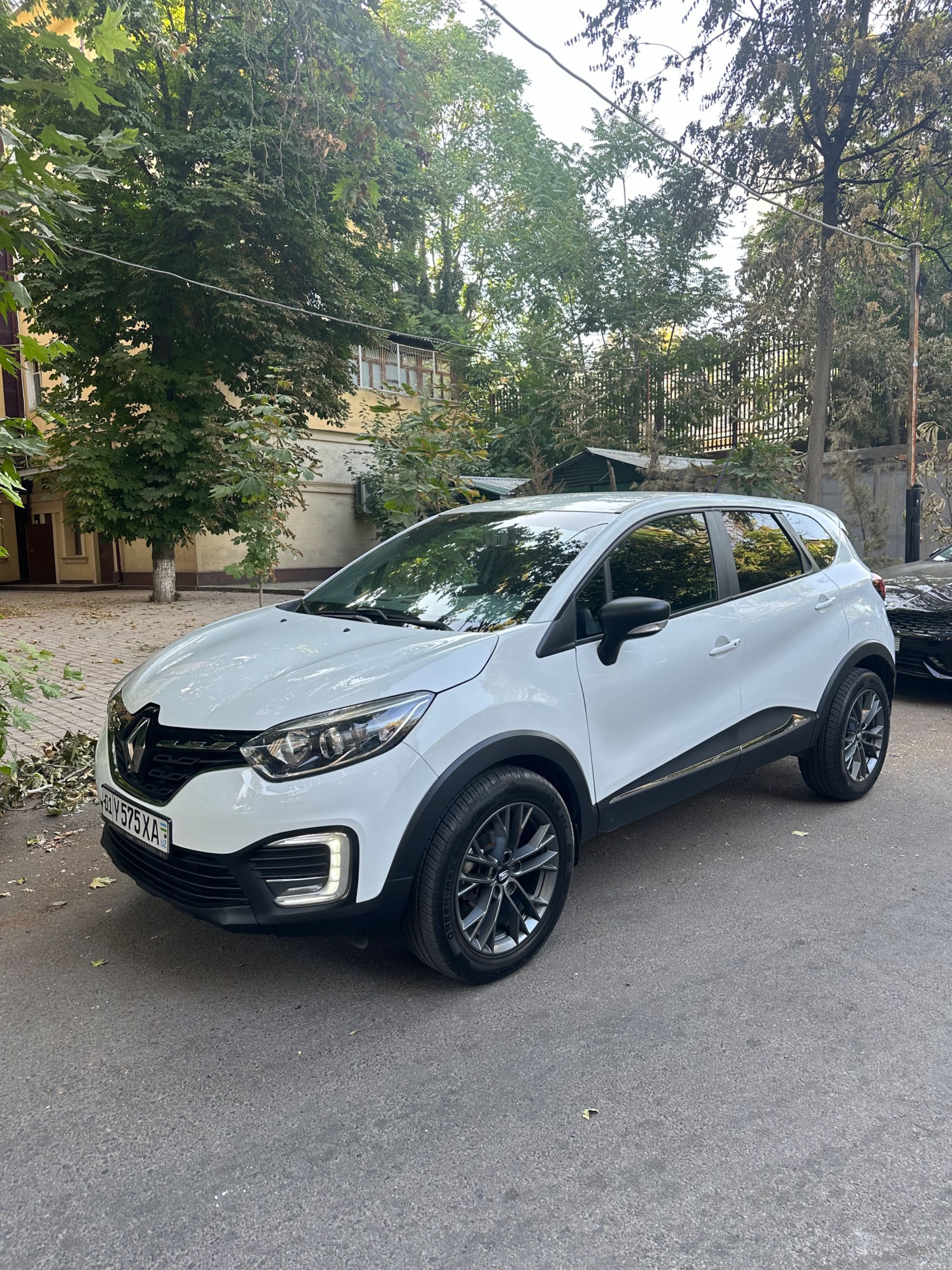 Renault Kaptur life 2022г.в. 1,6 атмосферный цепной мотор с пропаном