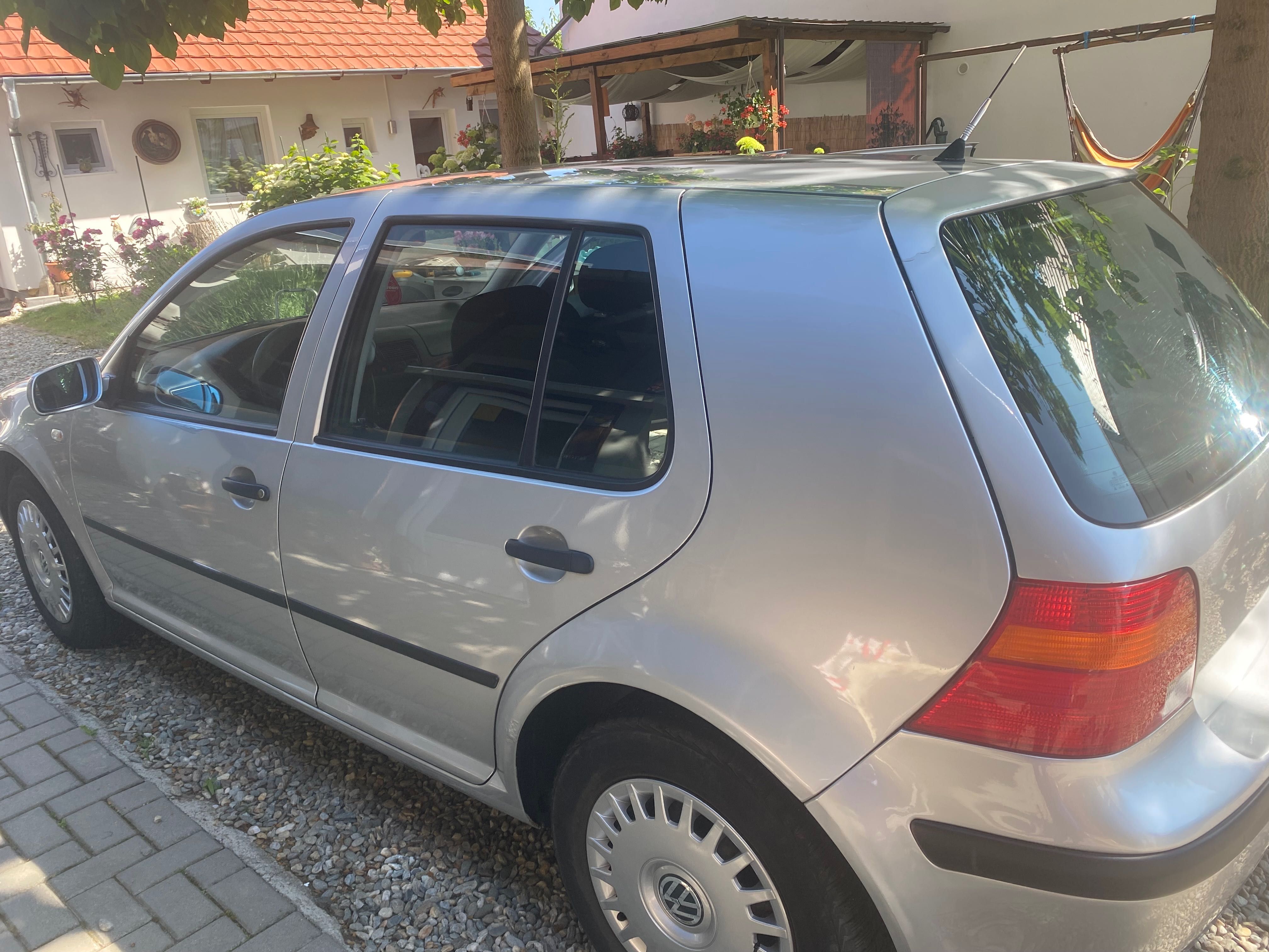 Volkswagen Golf 4 benzină