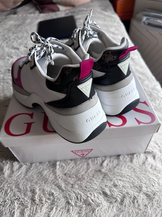 Дамски сникърси Guess
