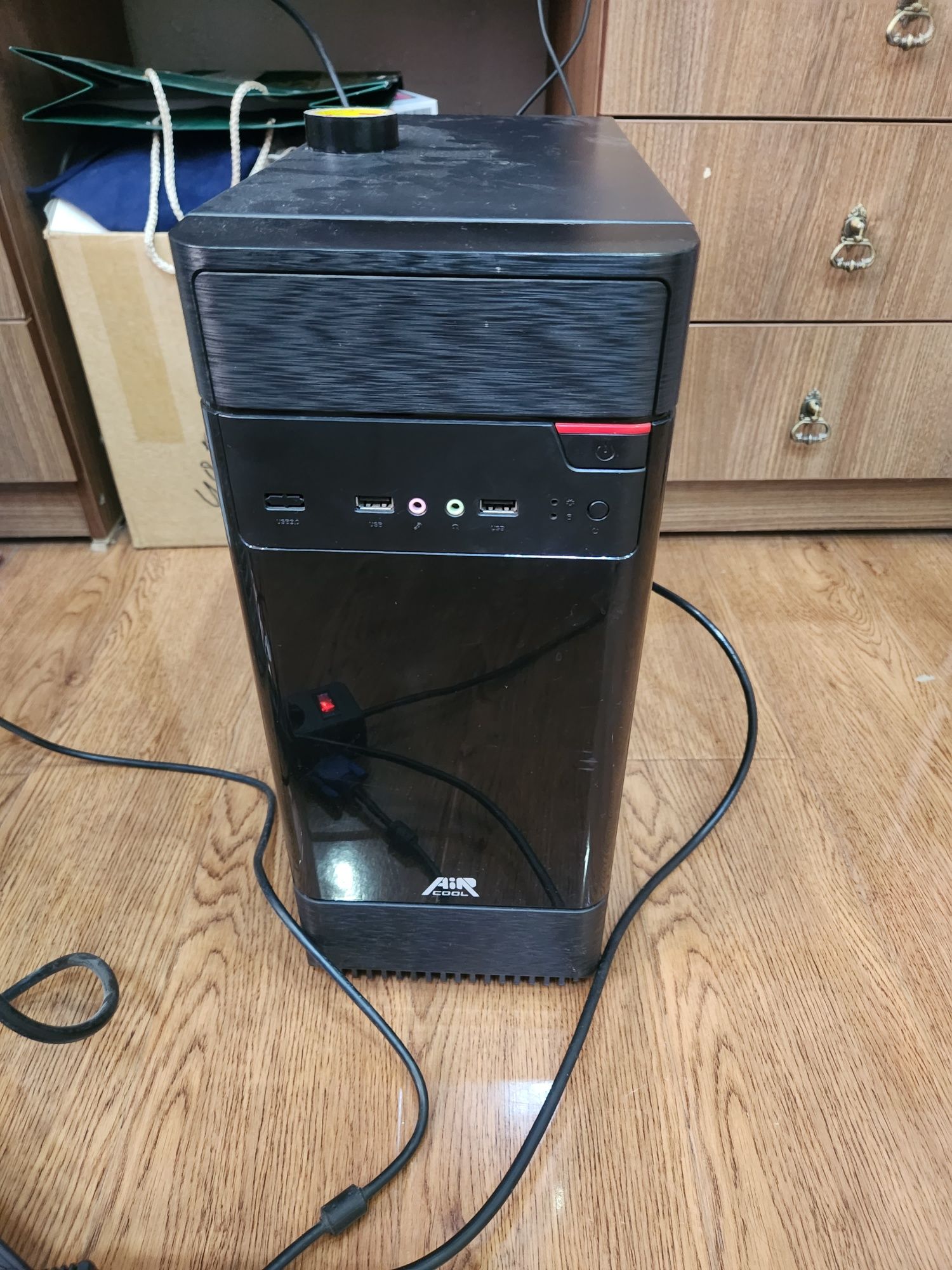 Core i3-6100, 3.7Ghz. Системный блок
