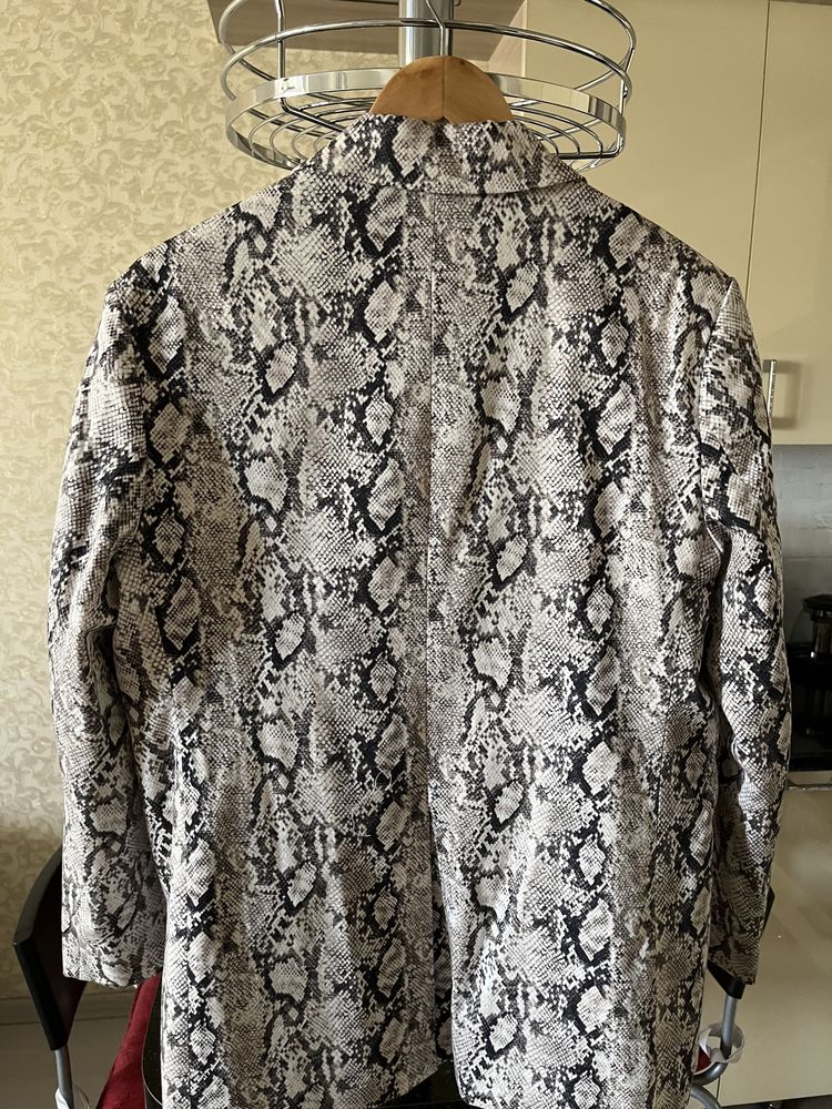 Пиджак эко кожу фирма Zara, размер L(30)