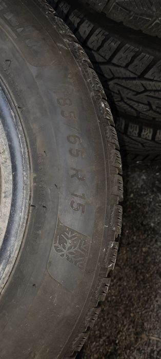 4бр Зимни гуми Мишелин 185 65 15 с джанти