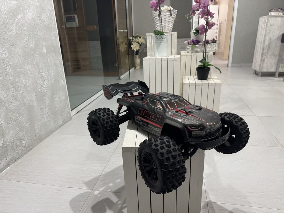 Здравейте представям ви 1/8 ARRMA KRATON EXB 6S