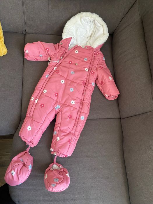 Космонавт Mayoral 6-9 месеца + подаръци шапка и ръкавички