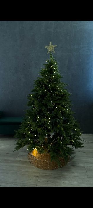 Продам ёлку зелёную , НОВАЯ в коробке размеры 150см, 180см