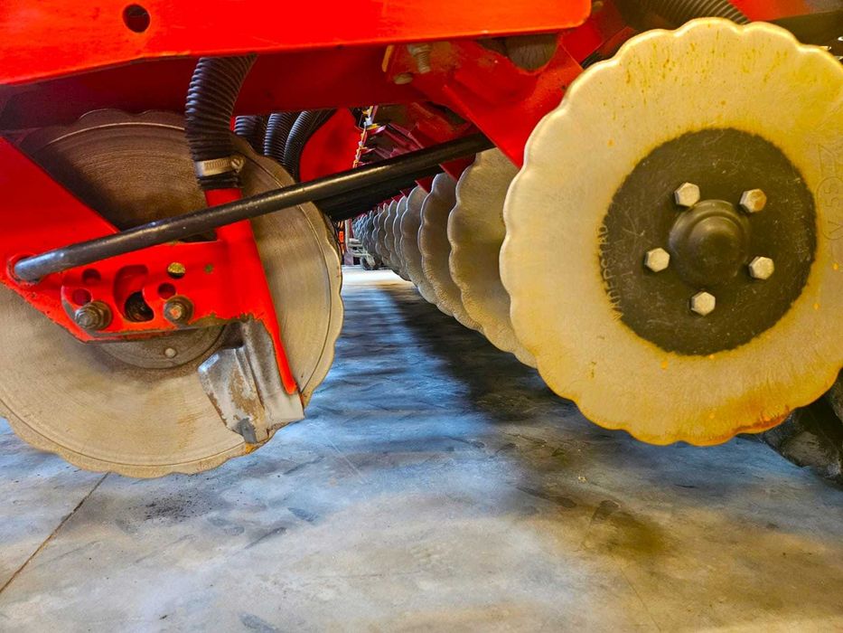 Semanatoare Vaderstad Rapid 400 C an 2018 cu fertilizare discuri Kuhn