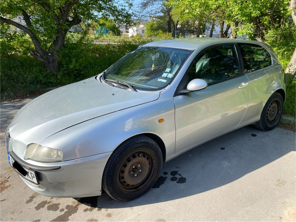 Алфа  Ромео 147 2001г 2.0 Бензин - в движение и с изрядни документи