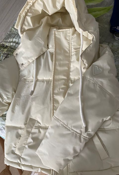 Куртка размер М (40-46) + шарф в подарок