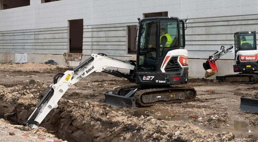 Mini excavator pentru săpat