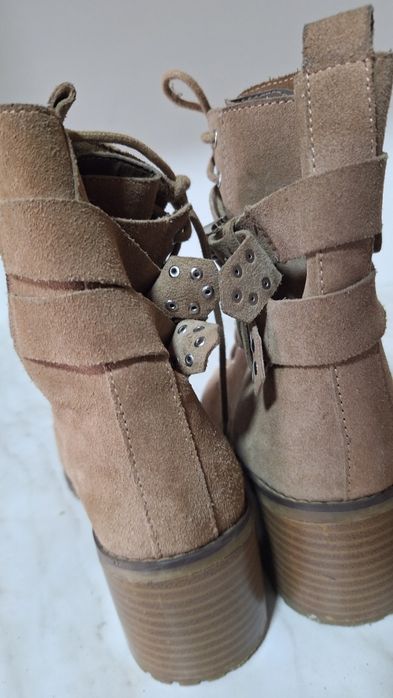 Ghete Stradivarius piele