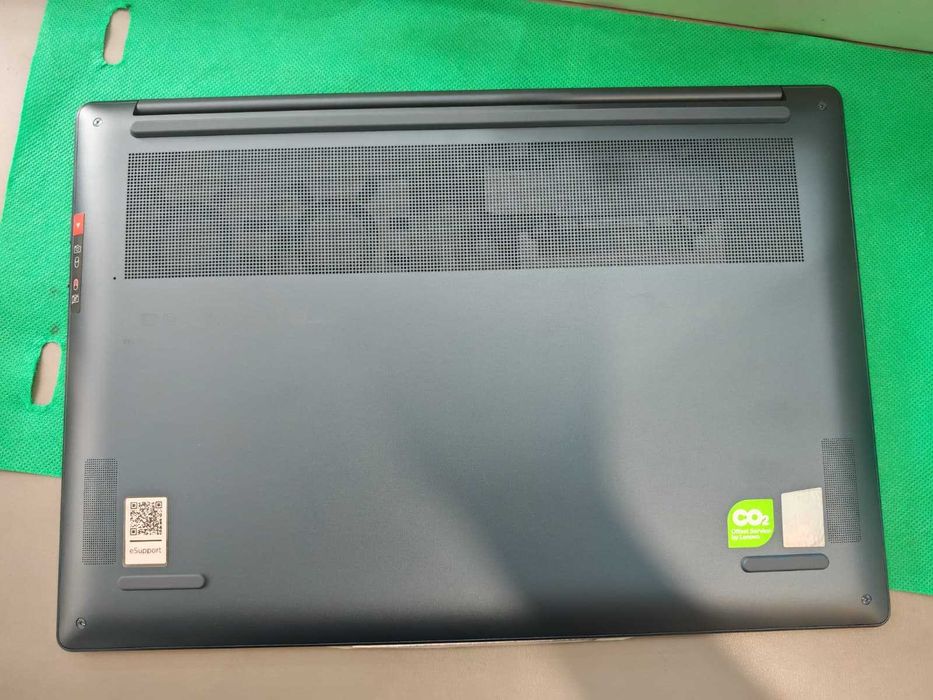 (Ag44 B6185.1) Laptop ultraportabil Lenovo Yoga Slim 7 14Q8X9