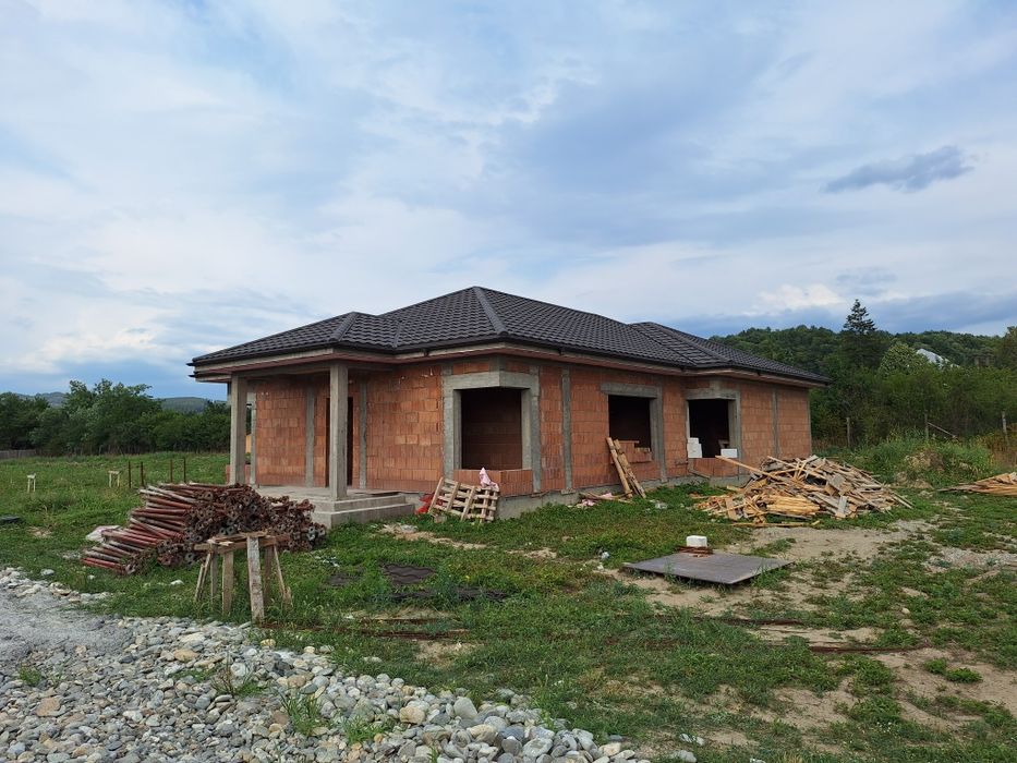 Casă de vânzare la cheie in Budești