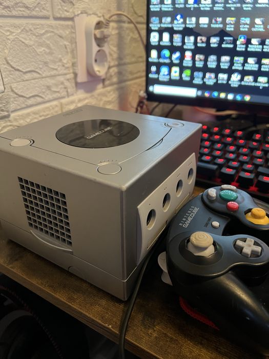 Consola Nintendo Gamecube plus joc