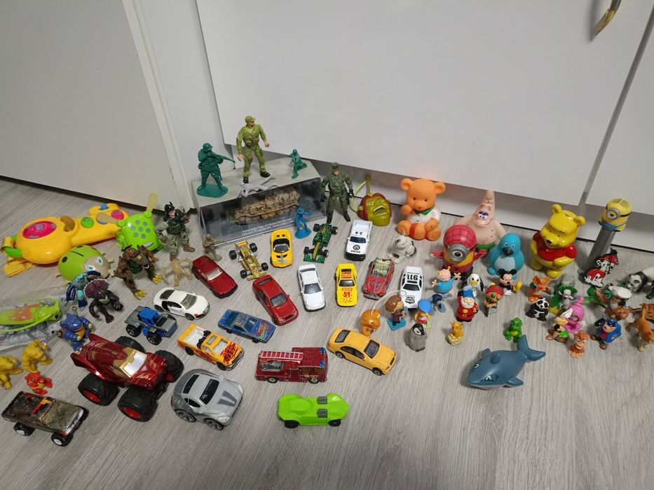 Коли и други играчки