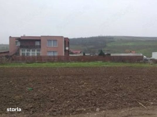 Vand teren intravilan 2700 mp posibilitate constructie hala