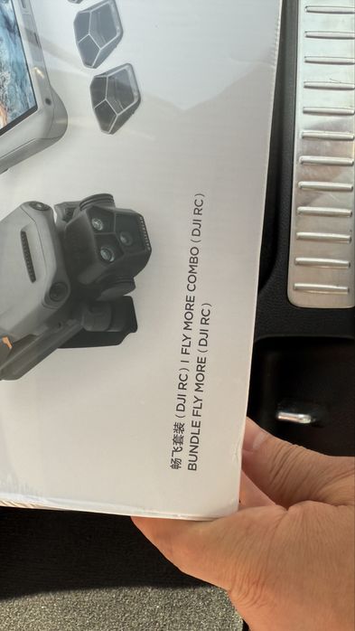 Dronă DJI Mavic 3 Pro Fly More Combo + DJI RC - 3 baterii