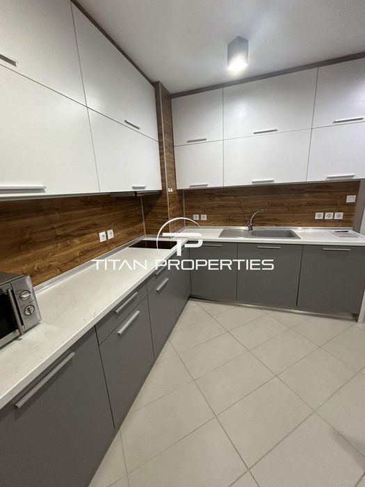 Дава се под наем Тристаен апартамент в Бургас, Братя Миладинови - 105 кв.м за 612 € - Снимка #1