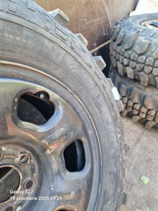 Jante cu anvelope 235 70 r16 Nissan