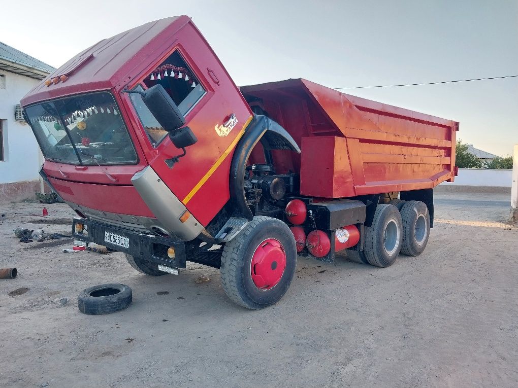 KAMAZ  sotiladi 1982