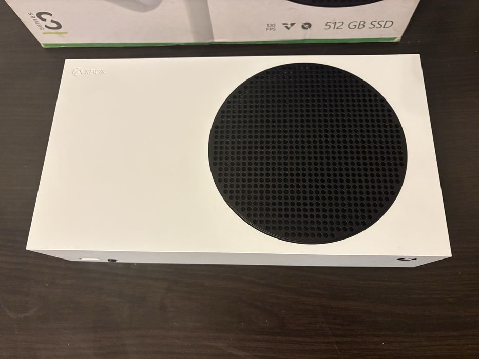 Xbox seria S ca nou cu 2 manete