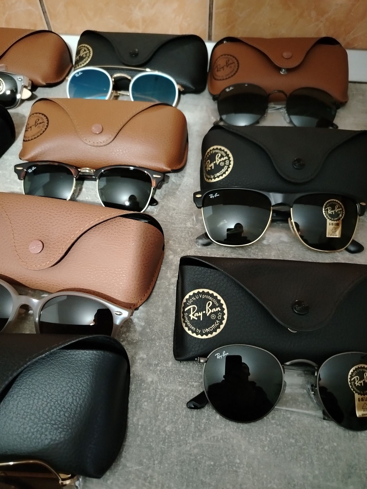 Se vinde ochelari de soare Ray Ban