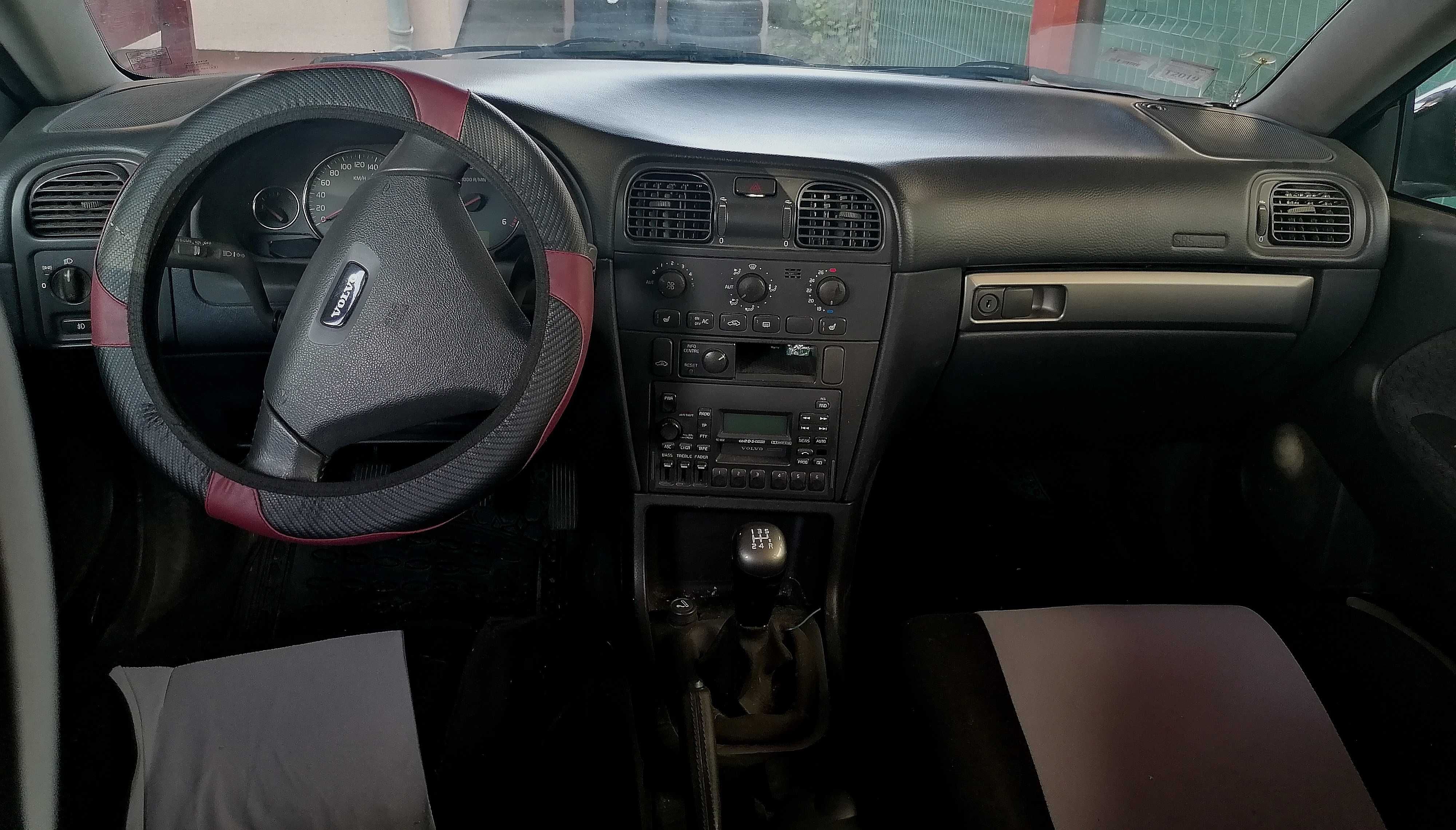 Vând Volvo V40 - Motor 1,9 TDI