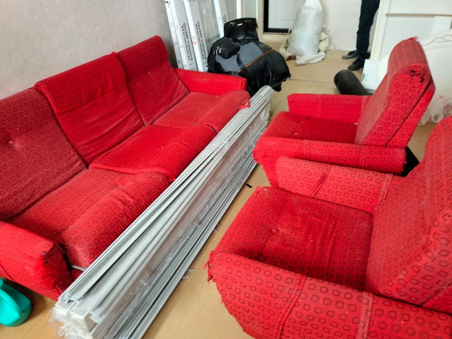 Отдам диван и 2 кресла срочно!