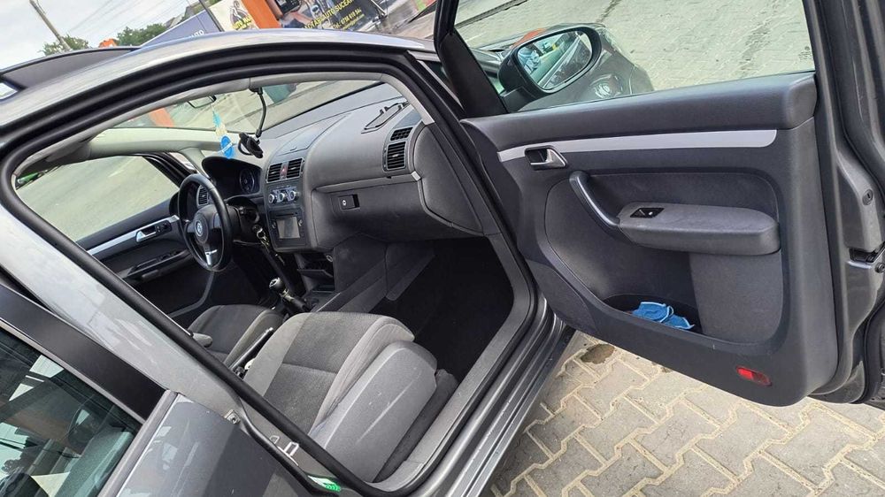 Volkswagen Touran 1,6tdi Blue montion