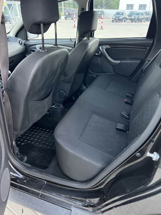 Dacia Duster / 4x4  An 2015 Motor 1.6 benzină și gpl
