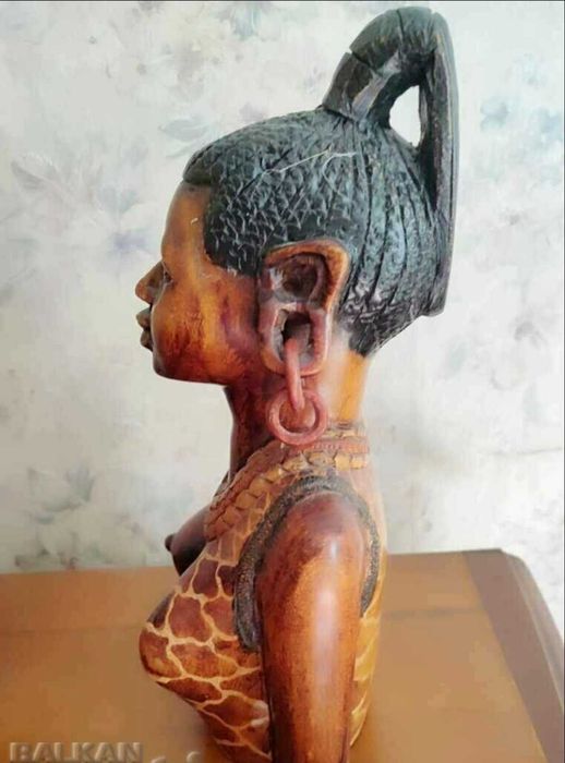 Африкански скулптури, Масивно АБАНОСОВО ДЪРВО