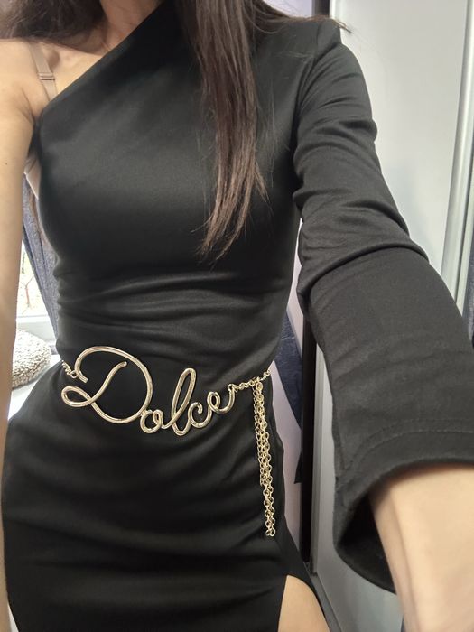 Рокля размер с. Плътна материя . Мога да предложа и колана към нея