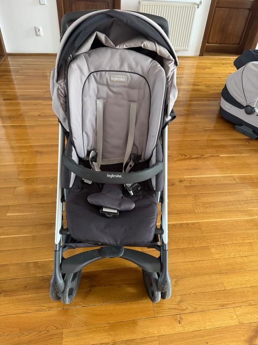 Vând cărucior 3ini Inglesina