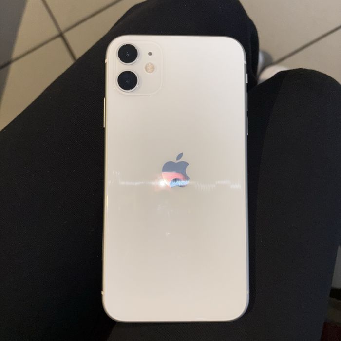 продам айфон 11