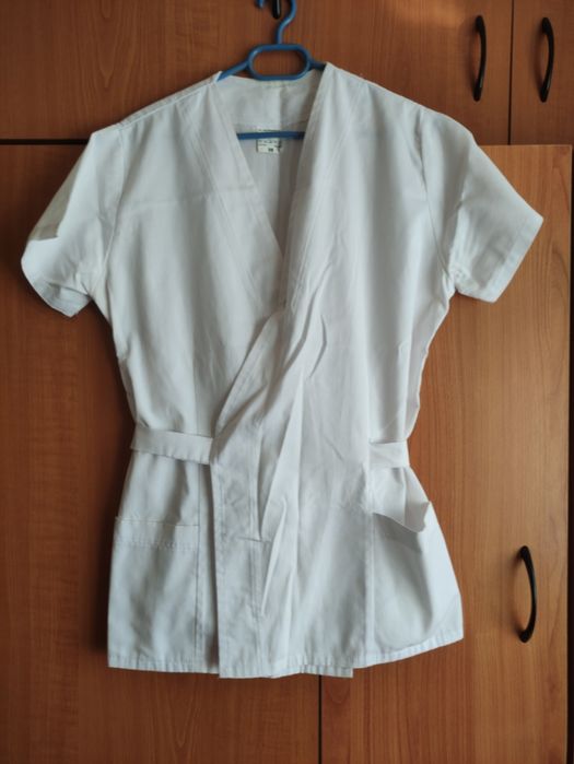 Vând halate medicale damă