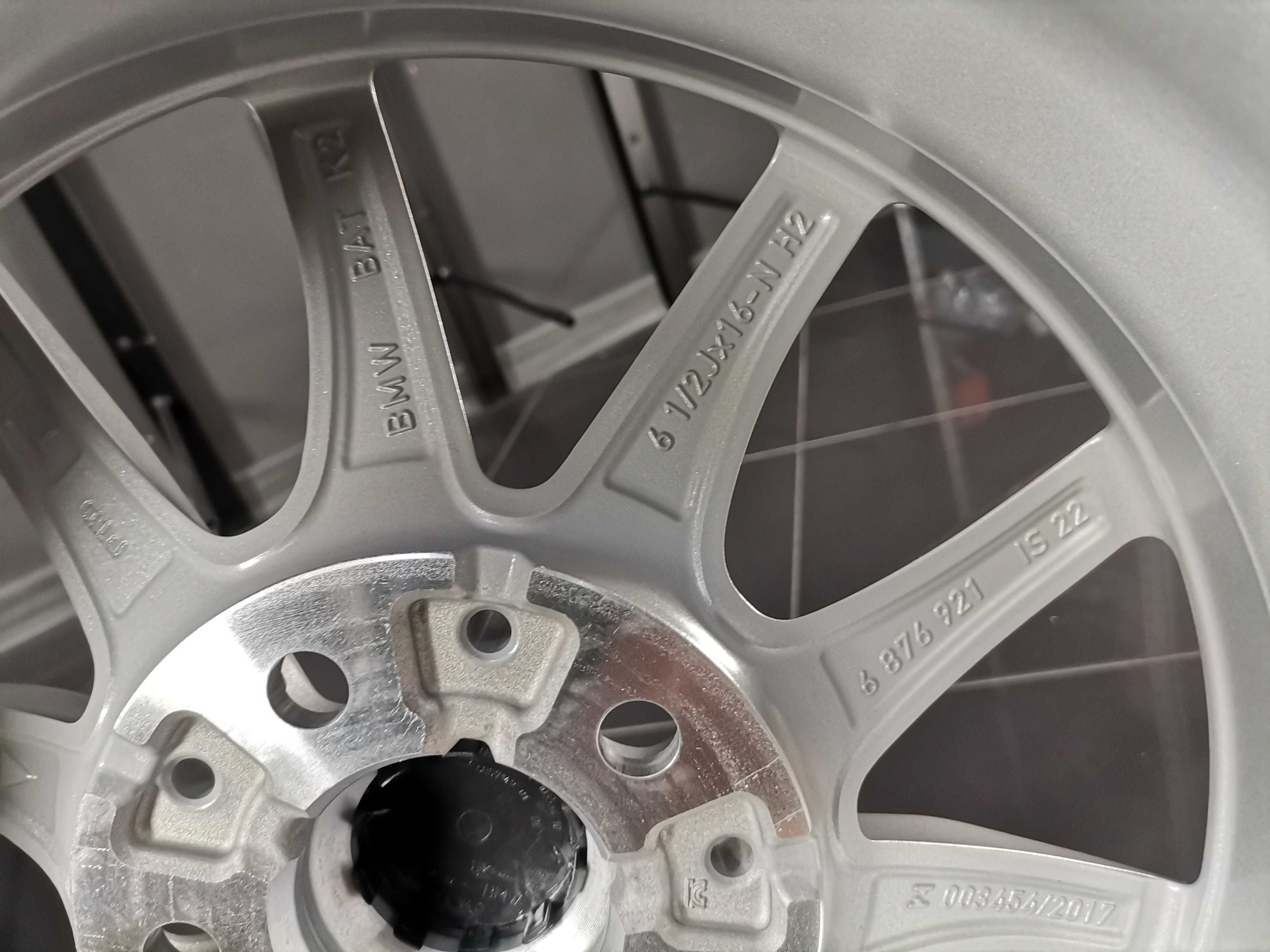 НОВО 16" Зимен К-т Джанти BMW Style 774 Гуми Датчици G20 G21 G22 G23