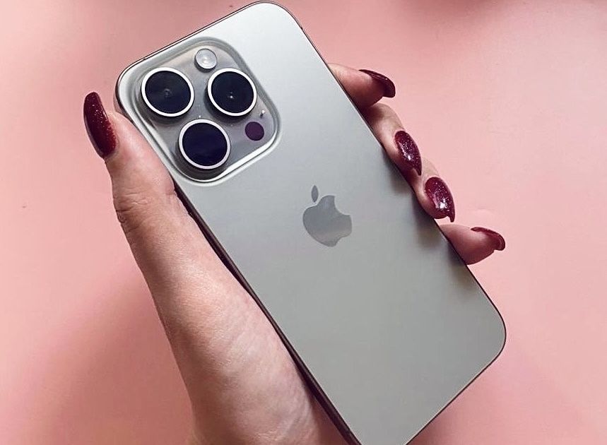 Продам iphone 15 Pro 128 GB в хорошем состоянии.