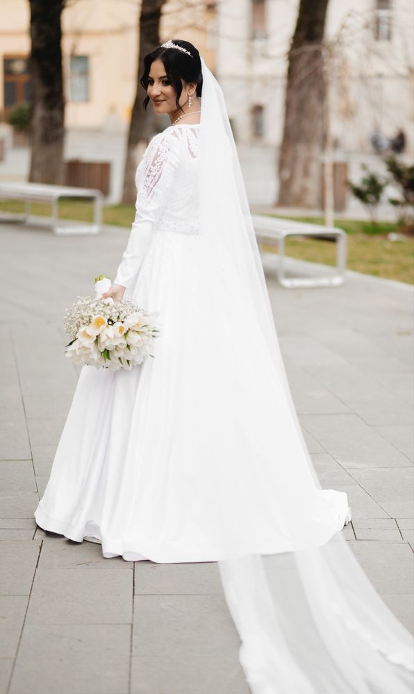 Vând rochie de mireasă