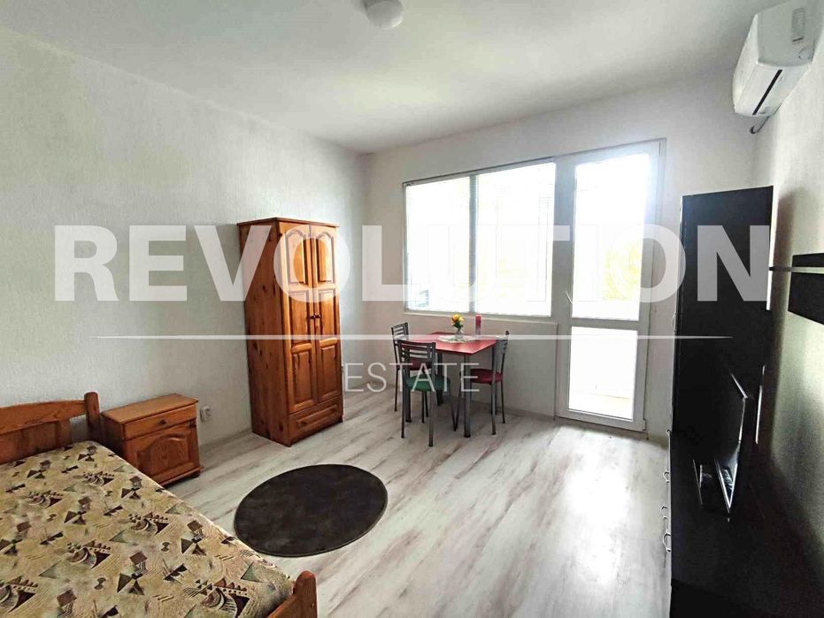 Дава се под наем Едностаен апартамент в Варна, Цветен квартал - 20 кв.м за 240 € - Снимка #1