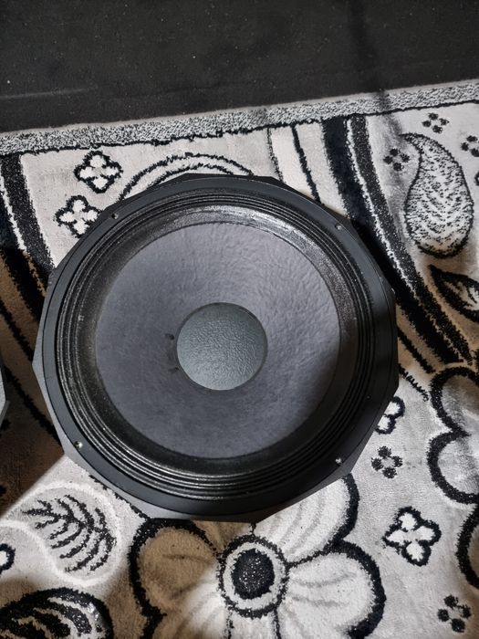 Difuzoare de bas 18 țoli turbosound 400 de wati rms preț 1700 de lei
