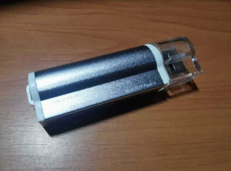 Card reader cu conectivitate la USB, micro USB si TypeC